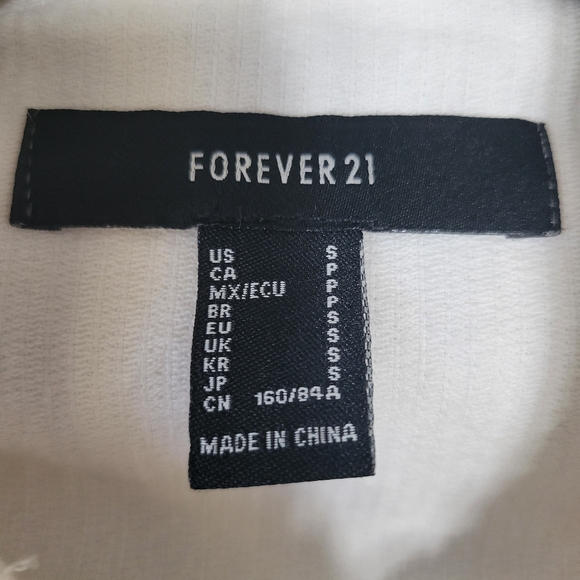Forever 21 Crop Jacket - Picture 4 of 4